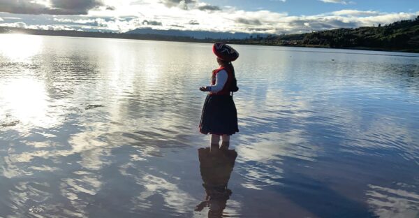 Peruvian Ponchos: Types, Materials & Buying Guide